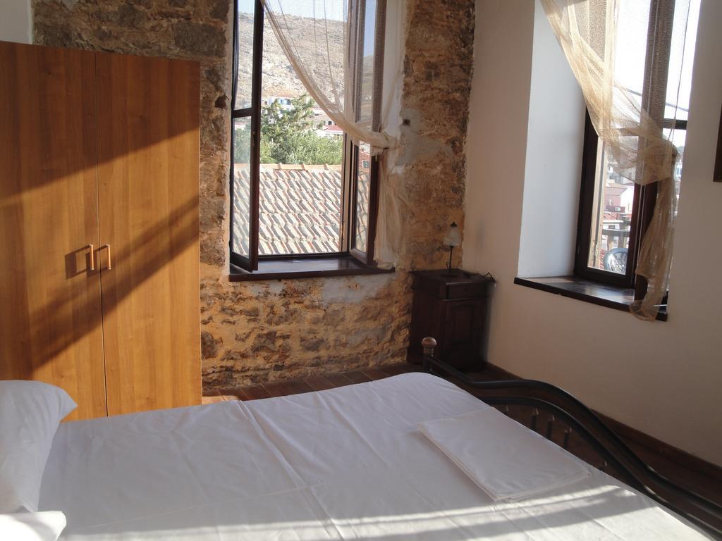 Villa Chrysodimi Chalki Town Rom bilde