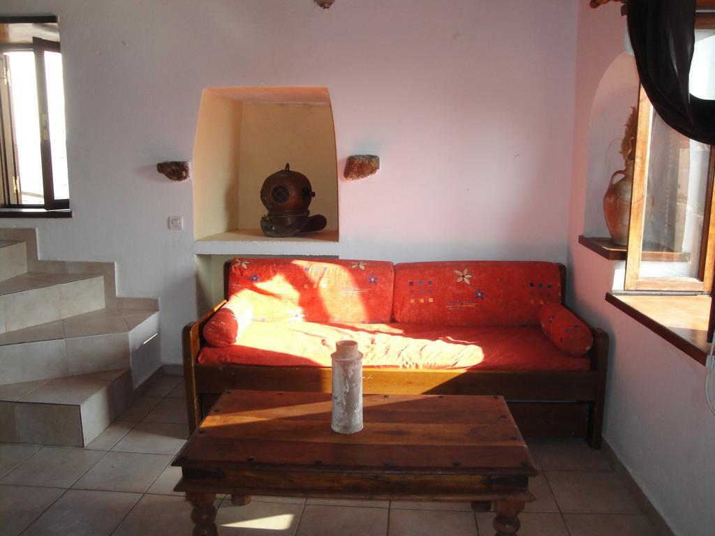 Villa Chrysodimi Chalki Town Rom bilde