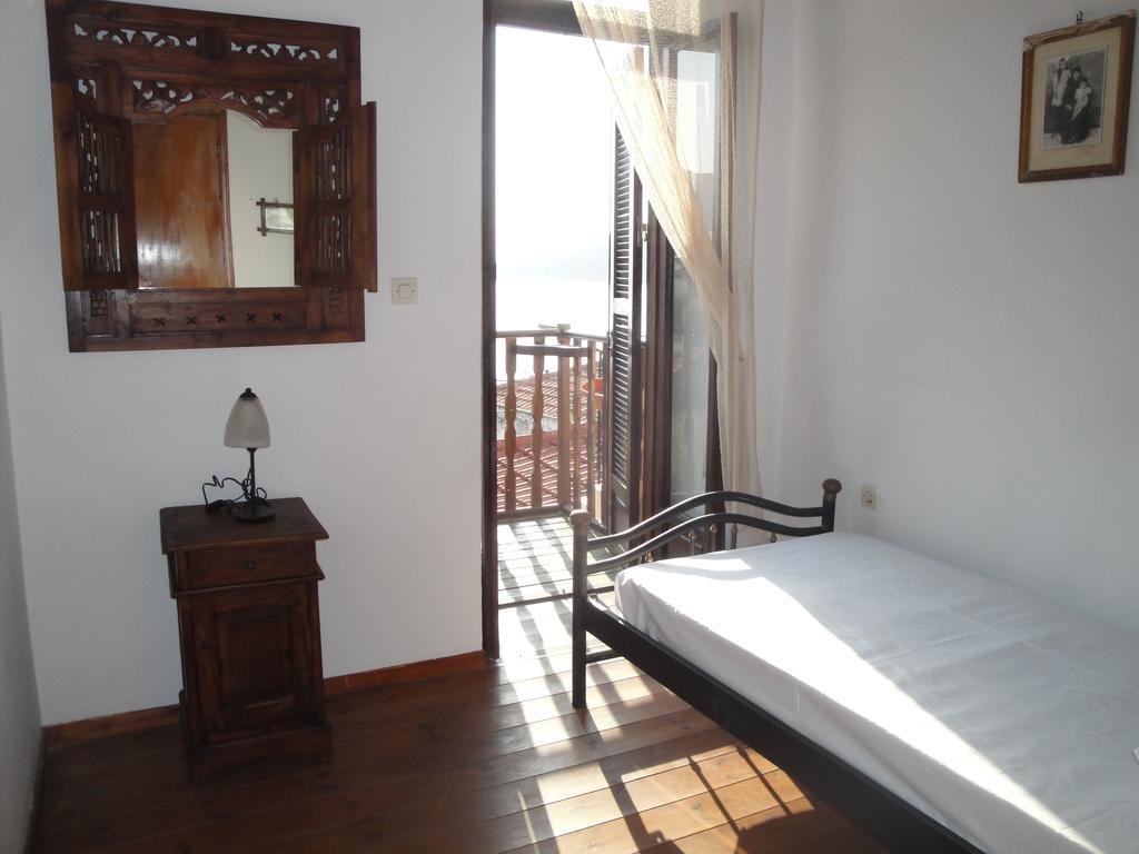 Villa Chrysodimi Chalki Town Rom bilde