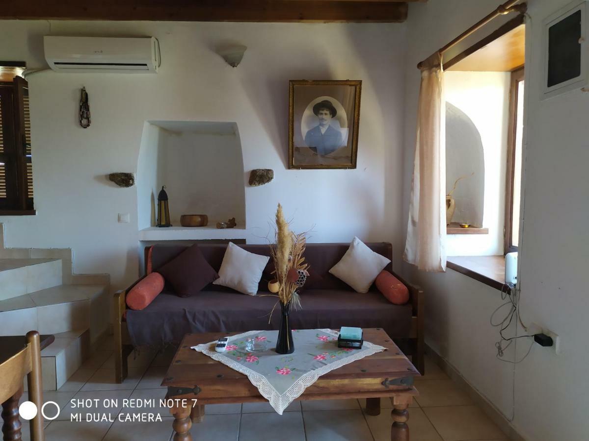 Villa Chrysodimi Chalki Town Eksteriør bilde