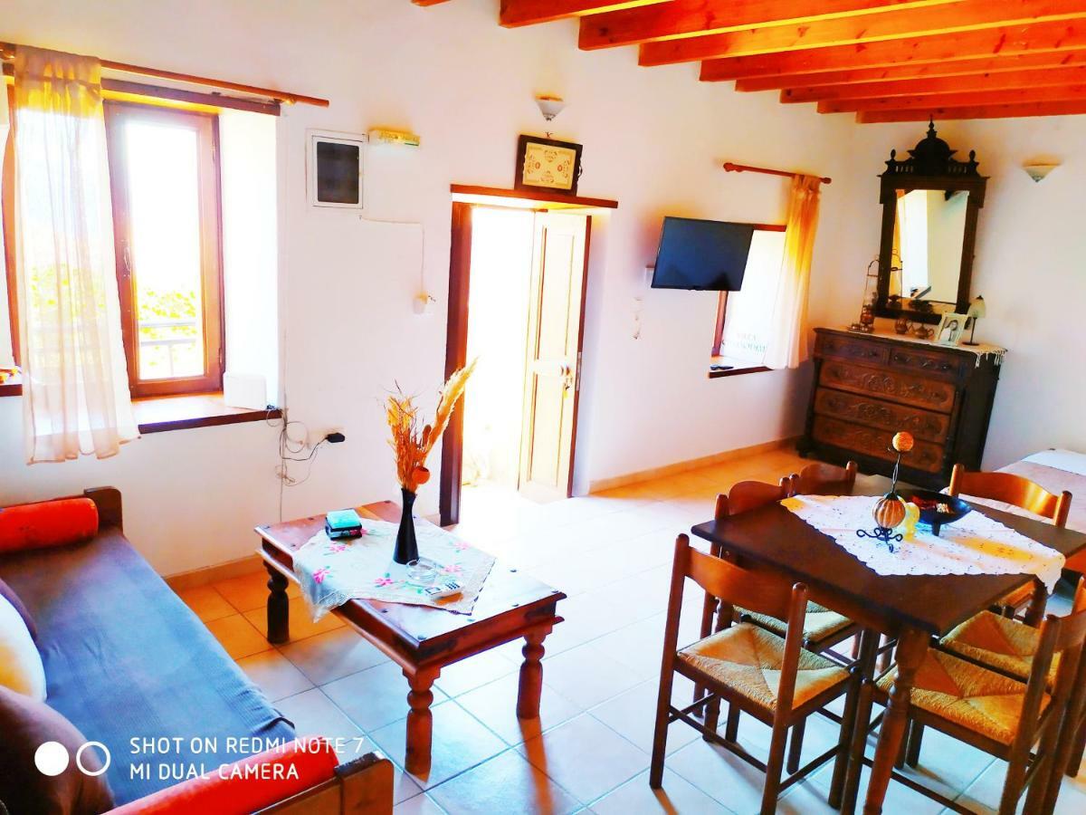 Villa Chrysodimi Chalki Town Eksteriør bilde